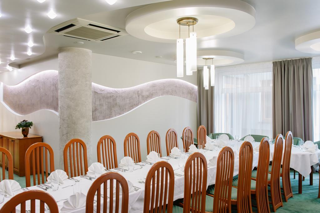 Hotel Santin Belchatow Luaran gambar